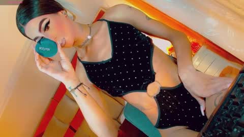 isabellagirs online show from October 8, 5:02 am