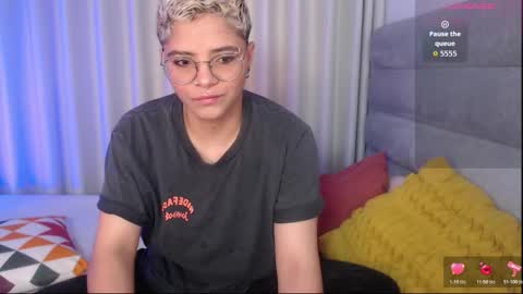 Isabella Mout  online show from November 23, 8:29 pm