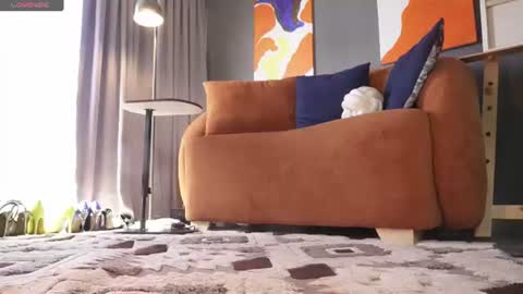 Help me with your follow independent model isabela online show from June 23, 7:53 pm