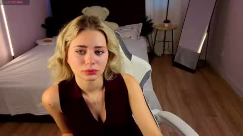 Isabella luxe online show from August 10, 12:59 am