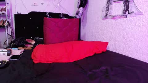 isabelle_sara online show from May 23, 1:45 am