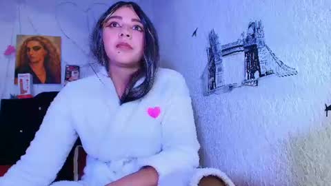 isabelle_sara online show from July 17, 10:22 pm