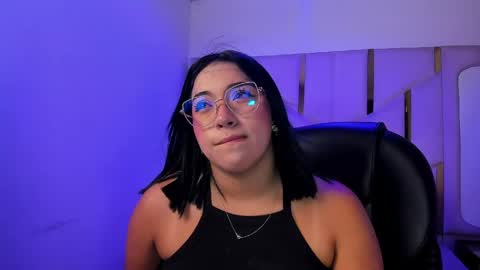 isabellrodriguez18 online show from May 12, 3:15 am