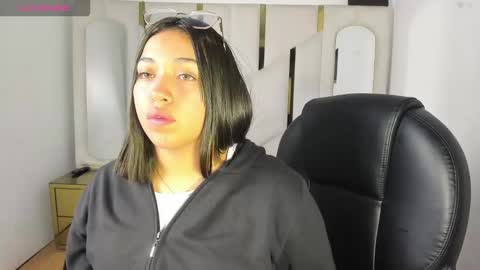 isabellrodriguez18 online show from March 1, 3:55 am