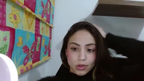 ISADORA online show from December 6, 3:13 am