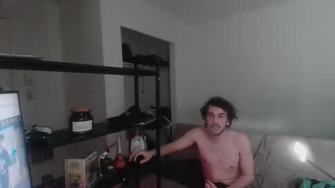 isaiahf24 online show from April 18, 10:32 pm