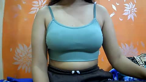 Snapshot of ishika_singh_ chatting on March 4, 6:37 am ishika_singh_ online show from March 4, 6:37 am