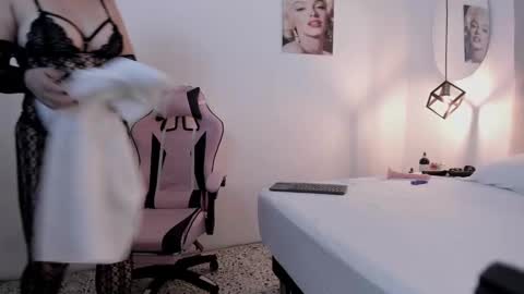 Isis online show from December 26, 4:04 pm