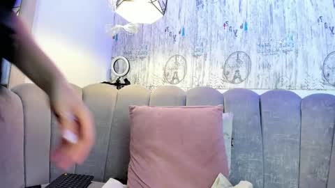 Isis online show from November 25, 10:41 pm