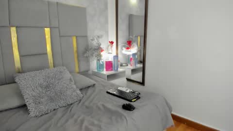 ISIS  online show from December 4, 8:19 pm