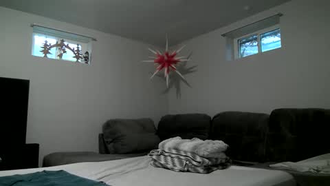 isl1985 online show from April 23, 10:22 pm