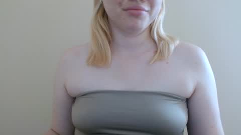 Isla online show from June 23, 6:21 am