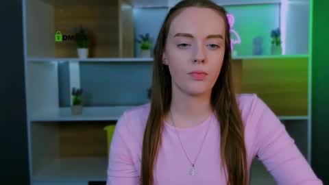 isla_dior online show from March 23, 7:08 pm