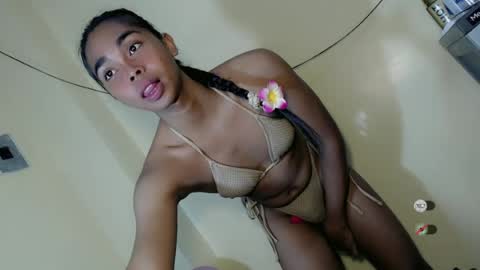 Alona online show from June 15, 9:51 pm