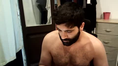 italianboybcn online show from June 18, 4:29 am