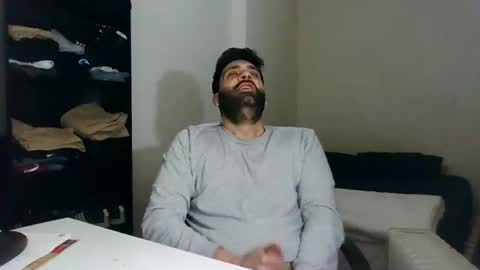 Snapshot of italianboybcn chatting on January 17, 10:44 am italianboybcn online show from January 17, 10:44 am