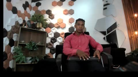 Italo Moore online show from October 6, 11:50 am