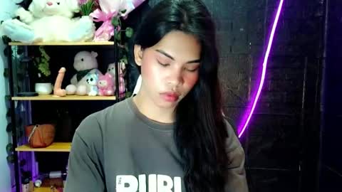 its_chloe20 online show from June 7, 12:54 pm