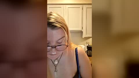 Itsglitchh222 online show from August 5, 2:47 pm