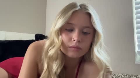 OF  madisynmaee online show from September 10, 3:57 pm