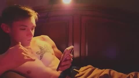 itzd123 online show from April 11, 5:34 am