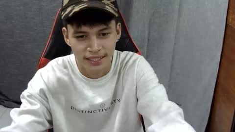 itzme_john online show from May 10, 11:49 am
