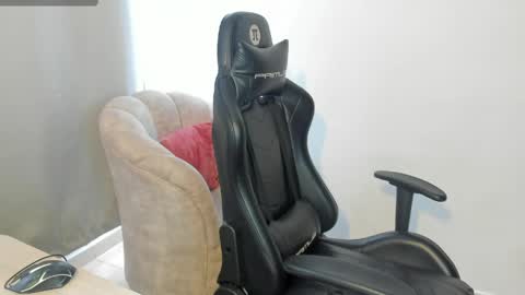 ivone_ashar online show from April 26, 4:37 pm