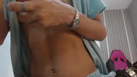 Snapshot of ivone_rose_ chatting on October 22, 12:18 pm Ivon online show from October 22, 12:18 pm
