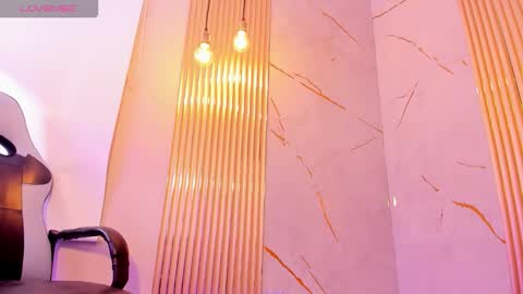 Ivon online show from October 30, 3:23 pm