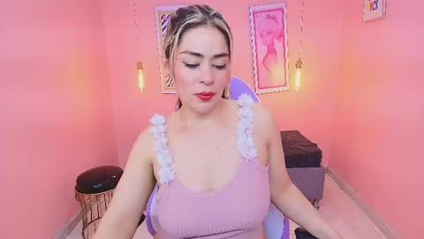 Ivonne online show from February 17, 8:08 pm