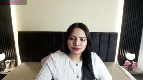 I V O N N E R O S S online show from March 7, 12:16 pm