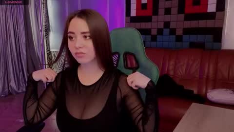 ivorywood_ online show from October 5, 9:50 am