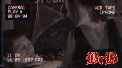 Ivy and Lester online show from December 11, 9:23 pm