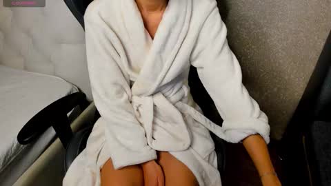 Ivy online show from March 18, 2:06 am