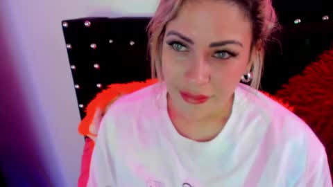 Snapshot of ivy__taylorr chatting on February 10, 12:08 pm Diana Rojas  online show from February 10, 12:08 pm