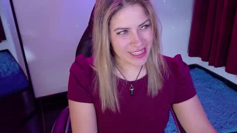 Snapshot of ivy__taylorr chatting on September 21, 7:23 am Diana Rojas  online show from September 21, 7:23 am