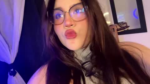 I V Y online show from July 22, 1:52 am