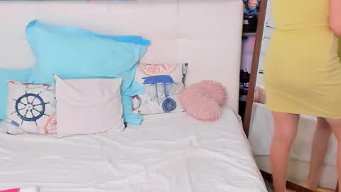 IvyHotFoxy online show from December 1, 4:32 pm