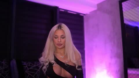 IvyRowa online show from September 24, 5:41 pm