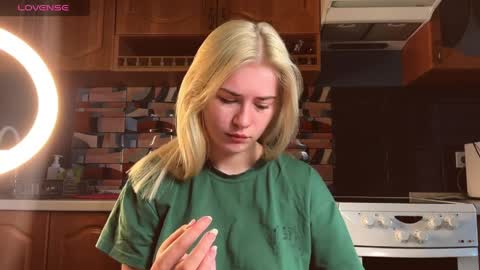 ivywairley online show from March 29, 3:30 am