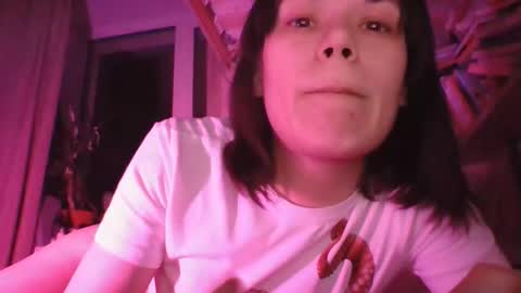 Eva online show from May 10, 10:38 pm