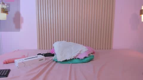 izelevans online show from February 14, 4:10 pm