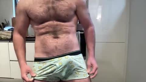 izylduur online show from January 14, 11:40 am