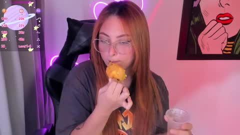 hot izys online show from February 26, 9:31 pm