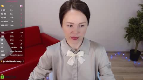 Queen of nylon  Victoria online show from February 28, 5:33 am