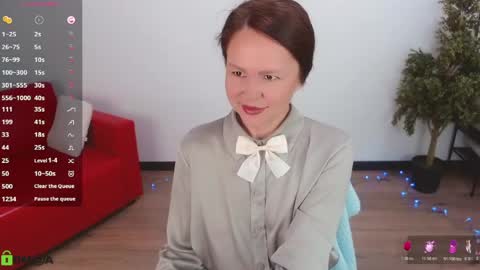 Queen of nylon  Victoria online show from June 3, 5:21 am