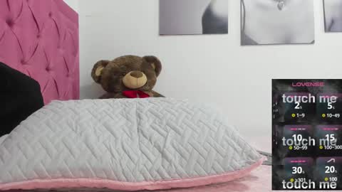 Izzy online show from March 1, 4:11 pm