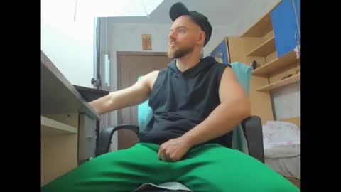Snapshot of jaceblaze chatting on October 22, 4:26 am Jace online show from October 22, 4:26 am