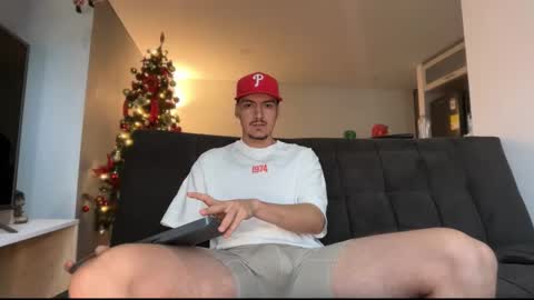 INDEPENDENT MODEL online show from December 19, 11:17 am