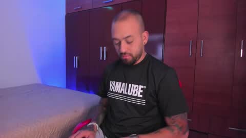 Jacke online show from March 24, 4:51 am